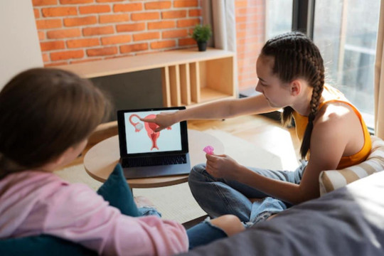 4 yếu tố khiến trẻ dậy thì sớm mà cha mẹ phải biết để tránh