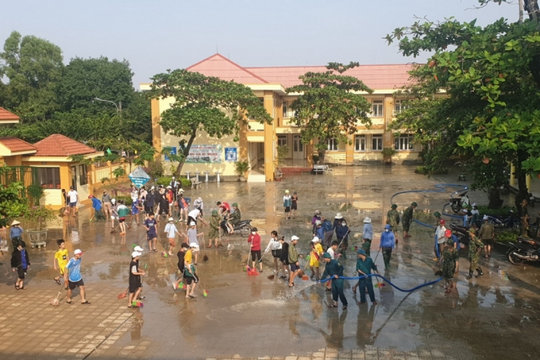 Miền Trung khắc phục hậu quả mưa lũ, sẵn sàng ứng phó bão số 6