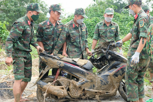 Tình người miền Trung trong hoạn nạn