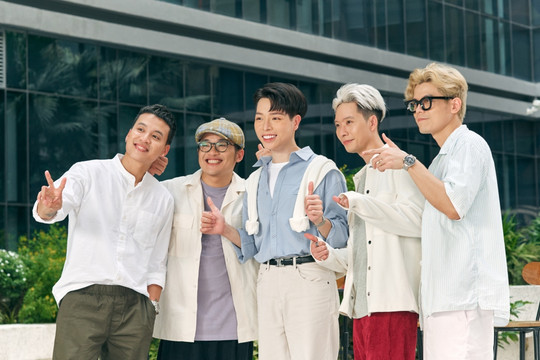 Đức Phúc bất ngờ "xuất hiện" trong liveshow của Da LAB