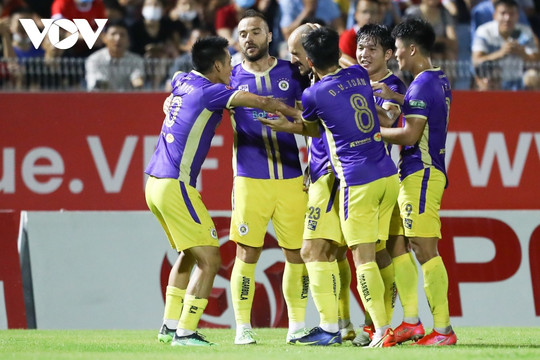 Lịch thi đấu bóng đá hôm nay (30/10): Hà Nội FC trở lại ngôi đầu V-League?