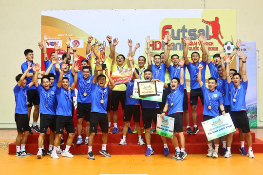 Kết thúc giải Futsal HDBank VĐQG 2022: Sahako nâng cúp, Sài Gòn FC giành hạng ba