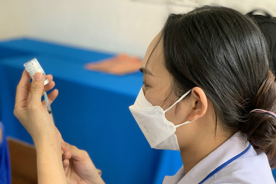 Canada, Israel và Mỹ bắt đầu tiêm vaccine phòng Covid-19 cho trẻ dưới 5 tuổi