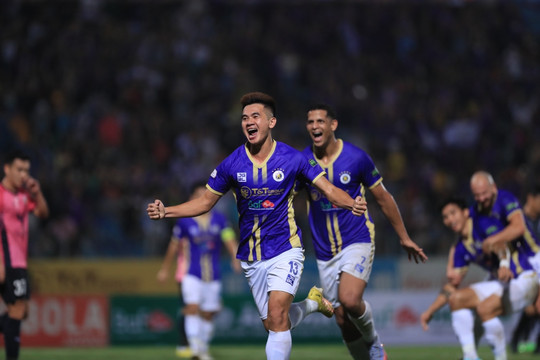Thắng dễ Hà Tĩnh, Hà Nội FC chính thức vô địch V-League 2022