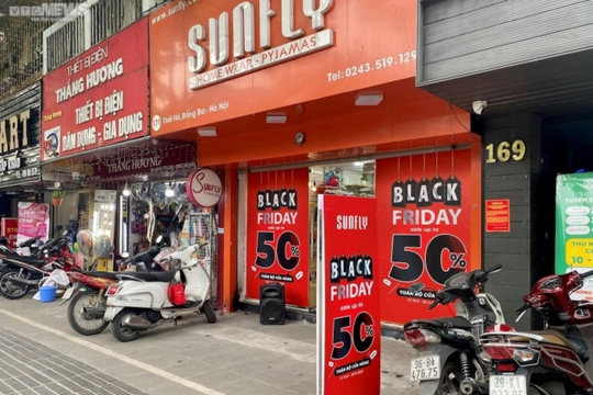 Khách hàng cân nhắc trước khi "xuống tiền" dịp Black Friday