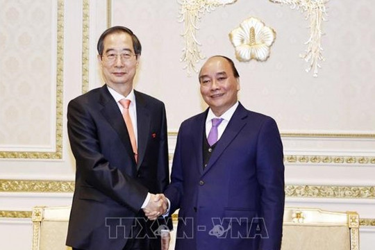 Chủ tịch nước Nguyễn Xuân Phúc hội kiến Thủ tướng Hàn Quốc