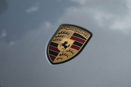 Porsche trở thành hãng xe không đáng tin cậy nhất