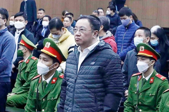 Cựu Giám đốc bệnh viện Đồng Nai: Bị cáo không phải "sâu dân, mọt nước”