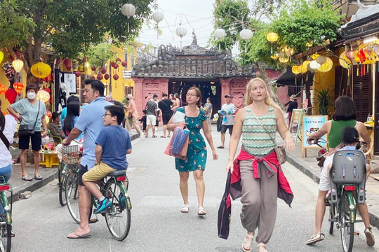 Vượt đại dịch Covid-19, Du lịch Việt Nam phục hồi mạnh mẽ