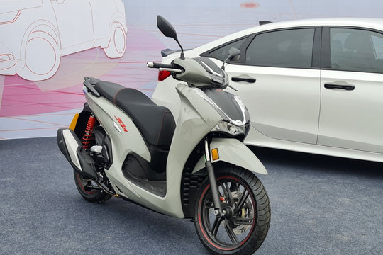 Honda SH350i 2023 thêm màu mới, giá giữ nguyên