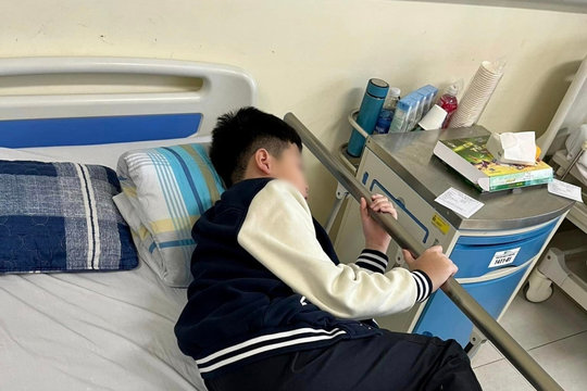 Vụ “võ sư” đánh vợ bị tố cáo bạo hành con sau ly hôn: "Dọa" cả nhà trường của con?