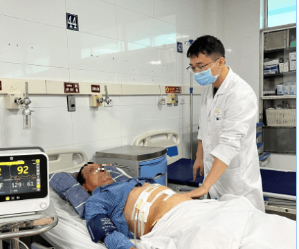 Thói quen uống thuốc tưởng 'lành' đang khiến nhiều người chảy máu dạ dày