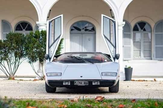 Sau một thập kỷ nằm kho, Lamborghini cực hiếm vẫn có giá 24 tỷ đồng
