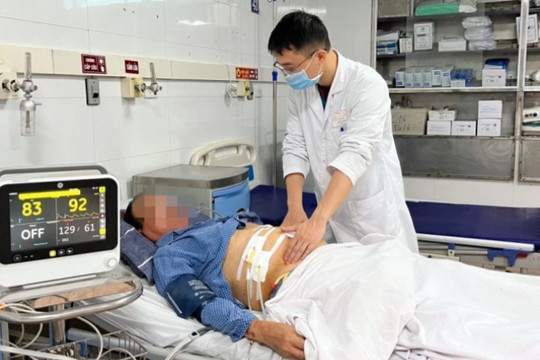 Thủng dạ dày sau 3 tháng dùng thuốc nam không rõ nguồn gốc