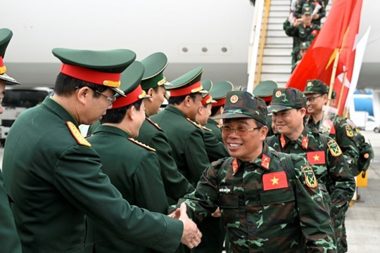 Đoàn cứu hộ của QĐND Việt Nam từ Thổ Nhĩ Kỳ đã về tới Hà Nội