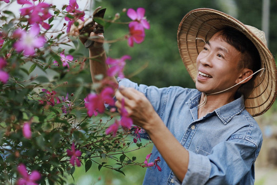 NSƯT Việt Hoàn: '60 tuổi tôi sẽ giã từ sân khấu'