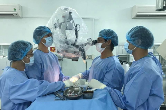 Nữ bệnh nhân 60 tuổi cao thêm 8cm sau phẫu thuật cột sống