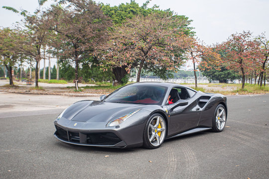 Siêu xe Ferrari 488 GTB từng gắn bó với Cường Đô la rao bán giá hơn 7 tỷ