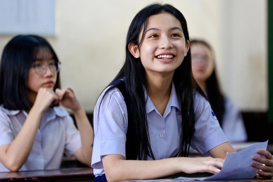 Muôn kiểu dự đoán đề thi Văn lớp 10 của sĩ tử Hà Nội