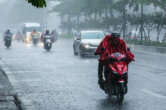 Thời tiết ngày 15/6: Hà Nội có mưa rào và dông, đề phòng mưa đá và gió giật mạnh