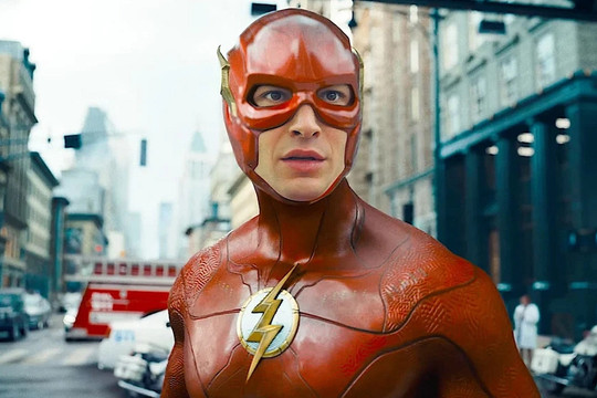 Bom tấn “Flash” dẫn đầu phòng vé