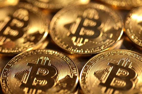 Giá Bitcoin tăng vọt gần 2%