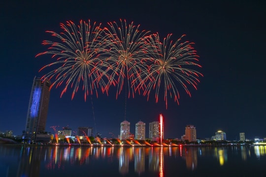 Lễ hội pháo hoa quốc tế - "cú hích" cho du lịch Đà Nẵng