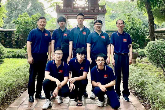 Việt Nam giành 2 huy chương vàng Olympic Toán quốc tế, xếp thứ 6 thế giới