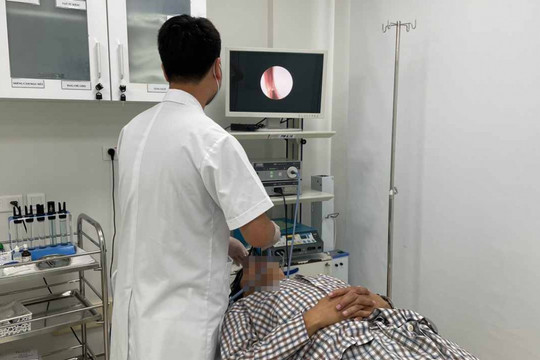Suy tuyến thượng thận nếu tự ý dùng thuốc xịt mũi có corticoid kéo dài