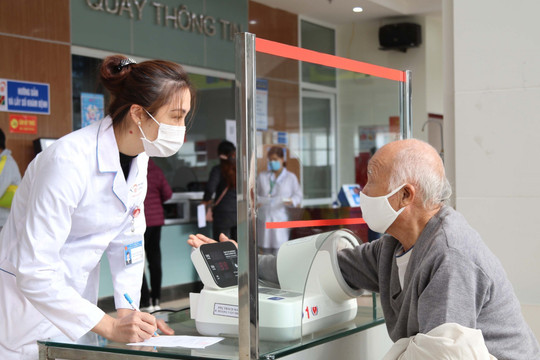Chuyển bệnh viện trung ương cho Hà Nội quản lý, lo ngại làn sóng y, bác sĩ nghỉ việc