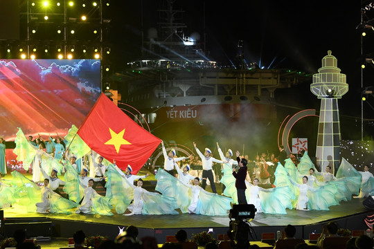 “Mạnh giàu từ biển quê hương”: Lắng đọng tình yêu biển và tinh thần dân tộc