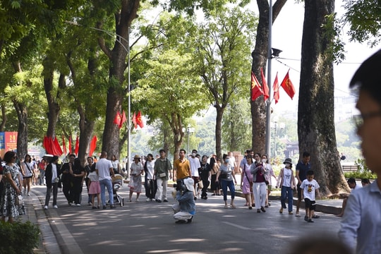Khu vực Hồ Gươm, Nhà thờ Lớn Hà Nội đông vui ngày đầu nghỉ lễ 2/9