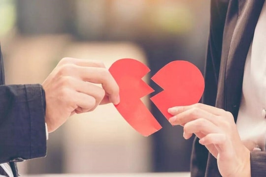 Yêu nhau hơn 10 năm, bạn trai vẫn bảo chờ vài ba năm nữa hẵng cưới