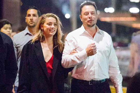 Muốn giữ vai diễn cho bạn gái cũ, tỷ phú Elon Musk dọa đốt hãng phim