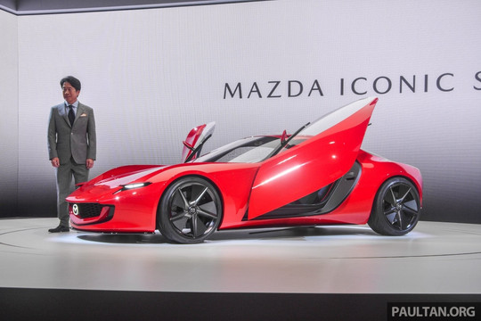 Mazda trình làng mẫu concept Iconic SP mới với ngoại hình đầy bóng bẩy