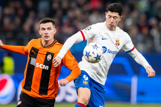 Kết quả Cúp C1: Lewandowski mờ nhạt, Barcelona thua Shakhtar Donetsk