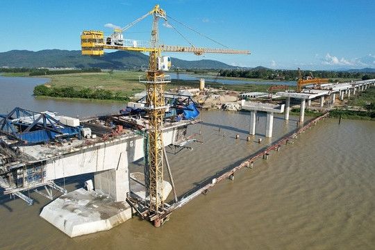 Cao tốc Bắc - Nam đoạn Diễn Châu - Bãi Vọt đang bị chậm tiến độ nhiều hạng mục
