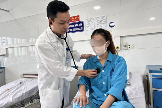 Bệnh viện Đà Nẵng phẫu thuật thành công nội soi toàn bộ vá thông nhĩ