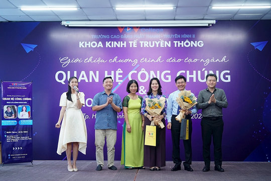 Khoa Kinh tế Truyền thông tổ chức giới thiệu chương trình đào tạo ngành Quan hệ Công chúng cho năm học 2024-2025