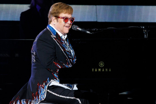 Elton John lọt danh sách nghệ sĩ lớn giành được cả 4 giải Emmy, Grammy, Oscar và Tony
