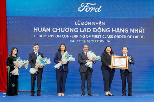 Ford Việt Nam nhận Huân chương Lao động hạng Nhất