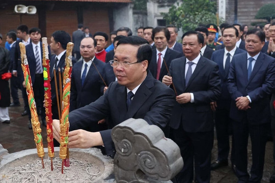Chủ tịch nước Võ Văn Thưởng dâng hương tưởng niệm Đức Vua An Dương Vương