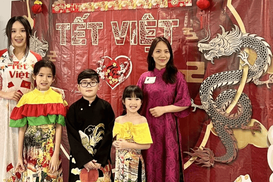Học sinh Vương quốc Anh trải nghiệm Tết cổ truyền Việt Nam
