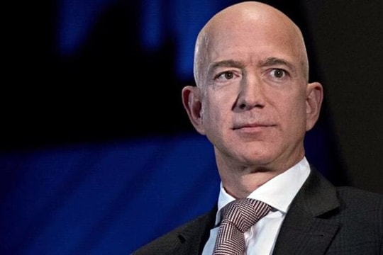 Nhà sáng lập Amazon giành lại danh hiệu người giàu nhất thế giới