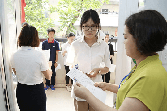 Những chứng chỉ ngoại ngữ nào được tính 10 điểm tiếng Anh thi tốt nghiệp THPT?