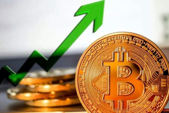 Bitcoin tăng giá kỷ lục: Dẫn dắt hay làm lạc hướng?
