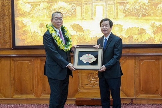 Trao danh hiệu "Công dân danh dự tỉnh Thừa Thiên Huế" tặng GS-BS Hattori Tadashi