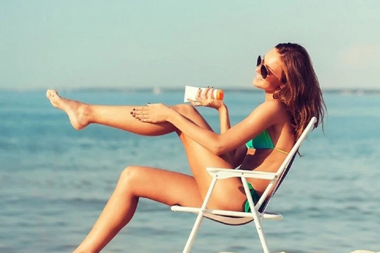 Cách chữa da cháy nắng sau khi tắm biển ngày hè