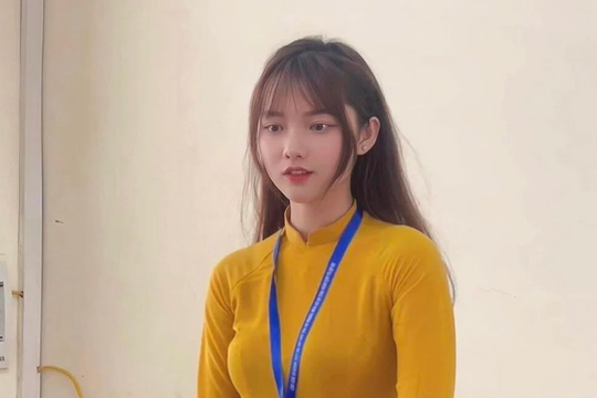 Cô giáo thực tập gây bão mạng với nhan sắc khả ái, 'không em nào muốn trốn tiết'