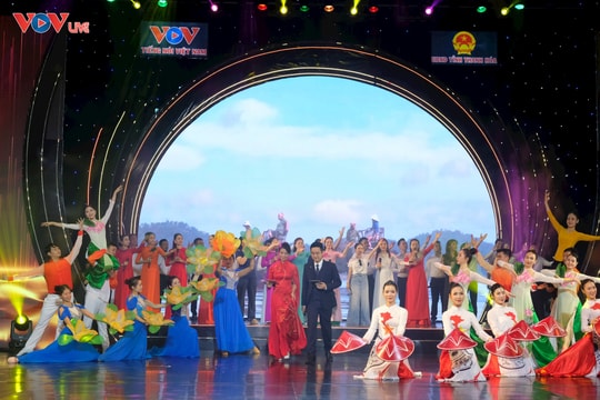 Chuẩn bị sẵn sàng cho Lễ Trao giải và Bế mạc Liên hoan phát thanh toàn quốc lần thứ XVI - 2024